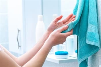 Drying Hands after washing, a must habit to stay protected!
