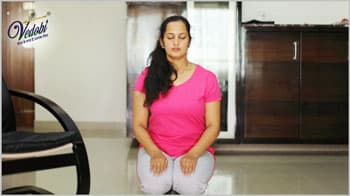वज्रासन करने की विधि और फायदे