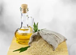 Sesame oil (Sesamum indicum)